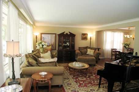 15 Foursome Cres, Toronto, M2P1W1 | Image 2