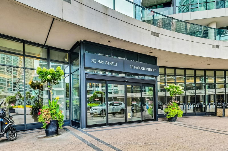 home for lease on 3102-18 Harbour Street