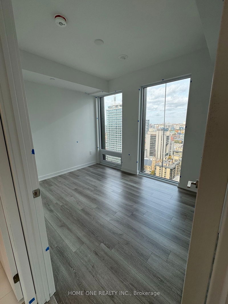 home for lease on 2703-238 Simcoe Street