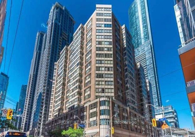 711 Bay St #1616, Toronto, Ontario (MLS C10404710)