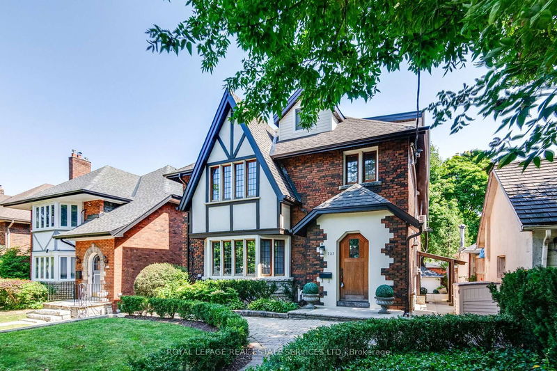 home for lease on 3-727 Avenue Road