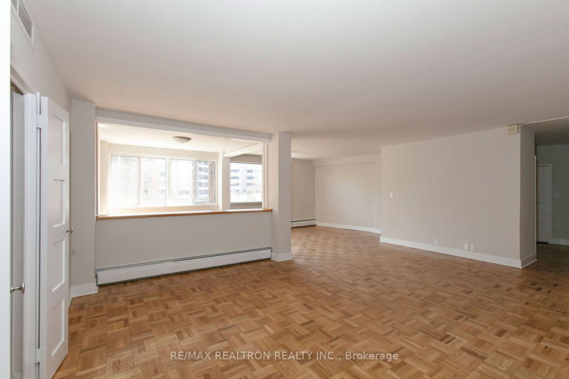Unit 1501 — 9 Deer Park Cres, Toronto - Yonge-St. Clair image-0-0