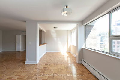 Unit 1501 — 9 Deer Park Cres, Toronto - Yonge-St. Clair image-0-3