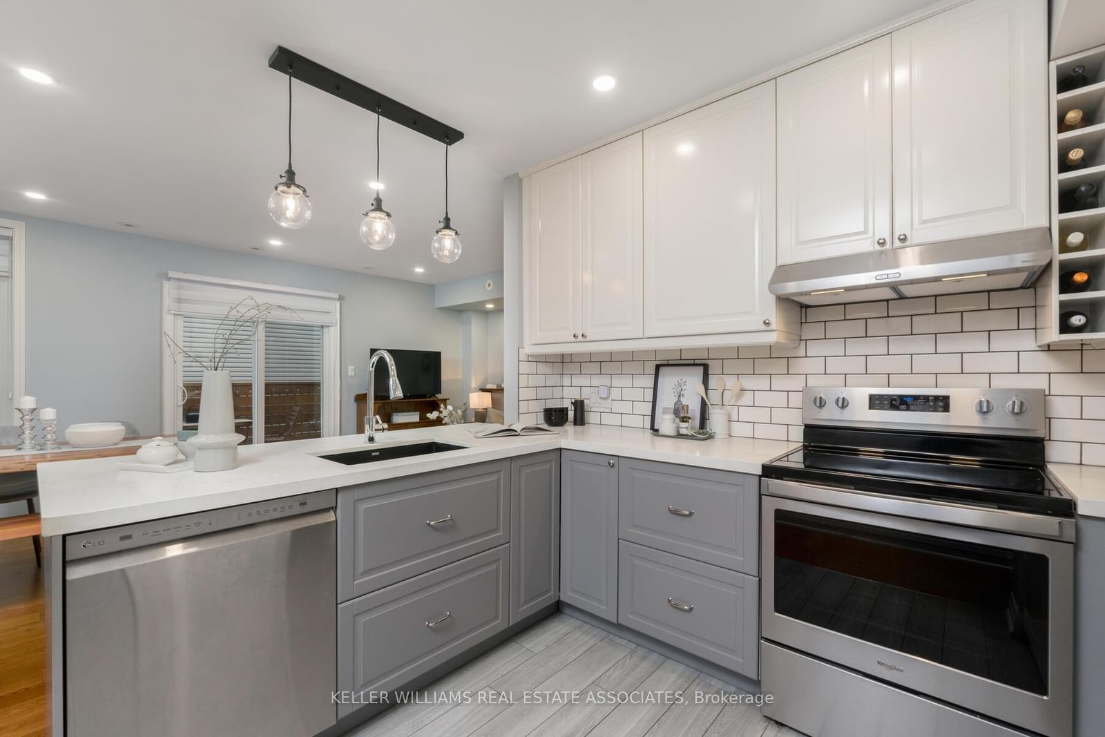 Listing Image 7