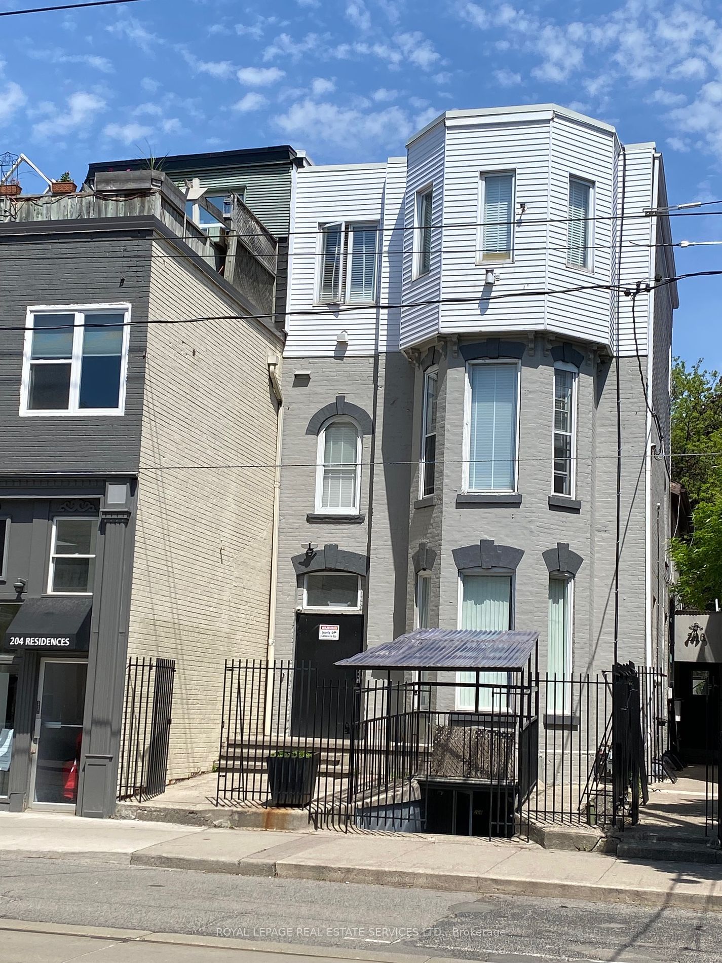 Detached House leased at 204-206 Carlton Street, Toronto, Cabbagetown-South St. James Town, M5A 2L1 - MLS: C10408868