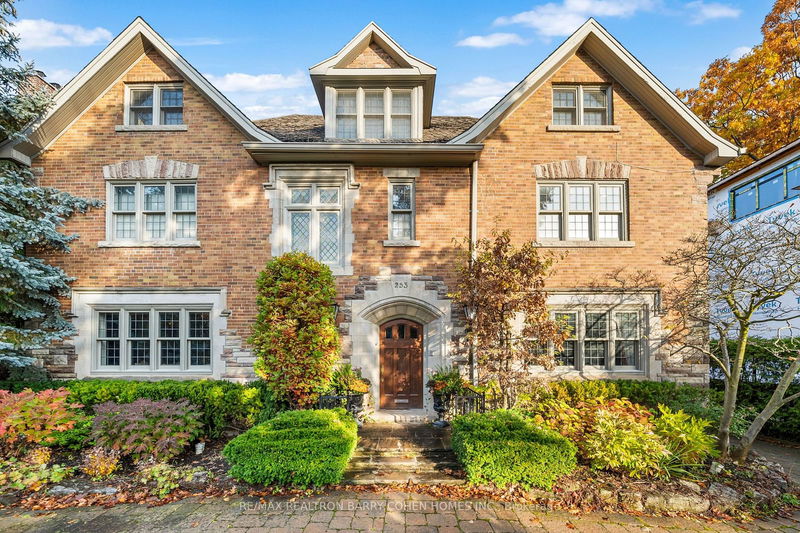 home for sale on 253 Dunvegan Road