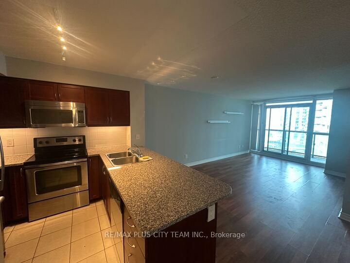 2005 - 19 Grand Trunk Cres, Toronto, M5J 3A3 | Image 2