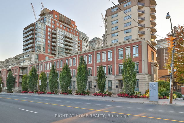 1407 - 900 Mount Pleasant Road