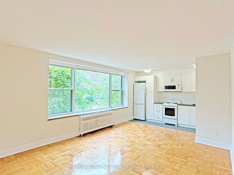 home for lease on 109-1545 Bathurst Street