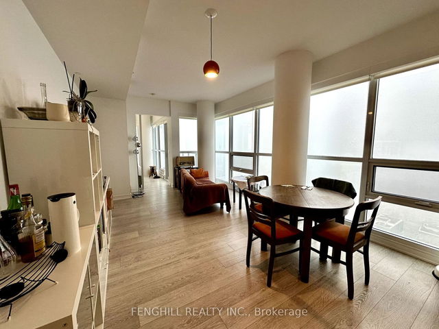 4404 - 88 Scott Street