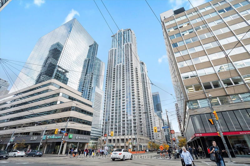 763 Bay St #3011, Toronto, Ontario (MLS C10413024)