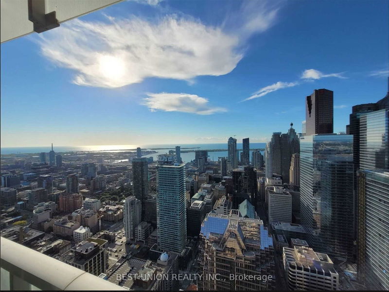 home for lease on 5308-197 Yonge Street