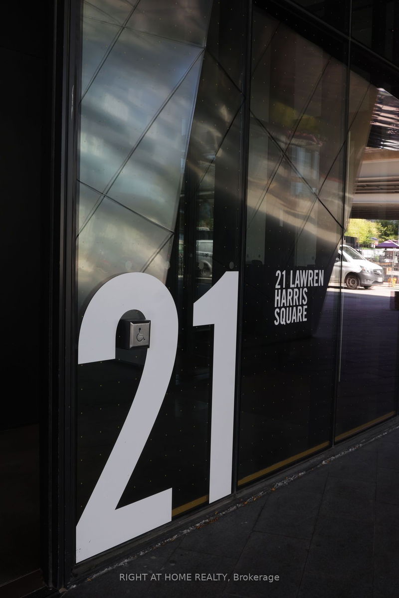 home for lease on 714-21 Lawren Harris Square