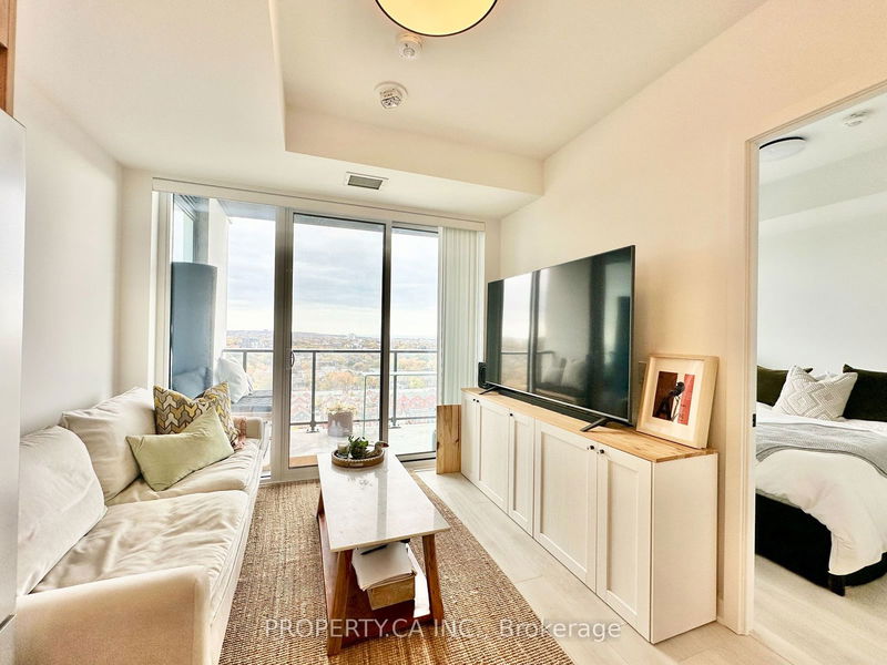 home for lease on 1913-5 Defries Street