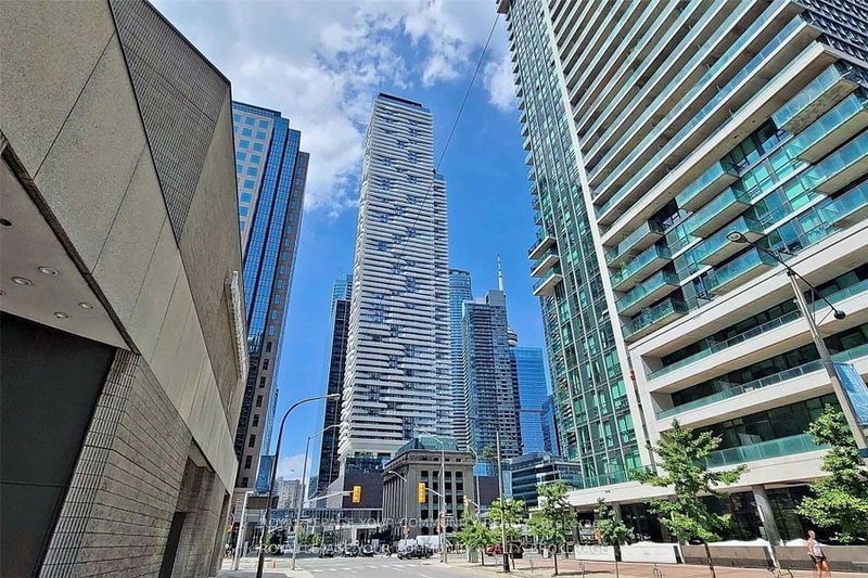 100 Harbour St #2407, Toronto, Ontario (MLS C10414677)