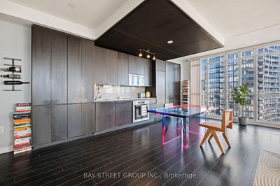 Unit 3206 — 15 Iceboat Terr, Toronto - Waterfront Communities C1 image-0-2