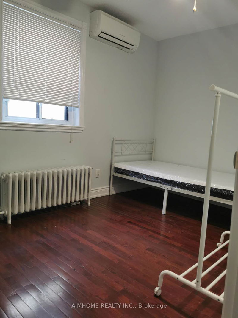 home for lease on 2nd Flr-253 Palmerston Avenue