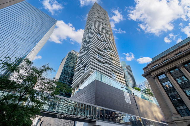 Ph102 - 100 Harbour Street