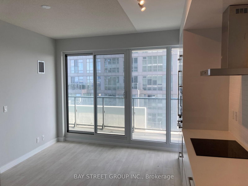 4206 - 2221 Yonge St, Toronto, M4S 2B4 | Image 2