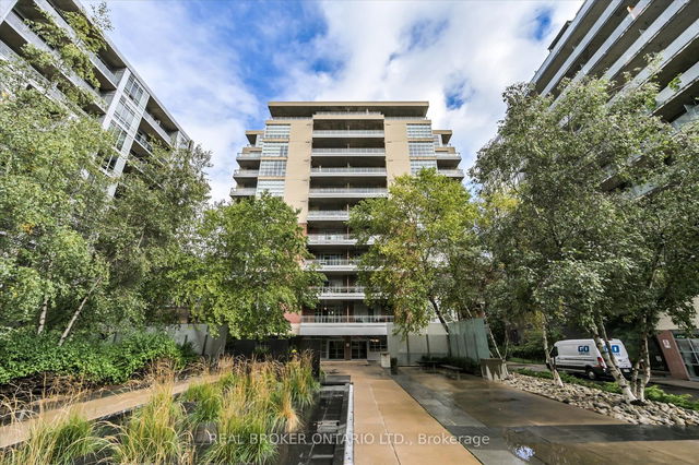 305 - 23 Brant Street