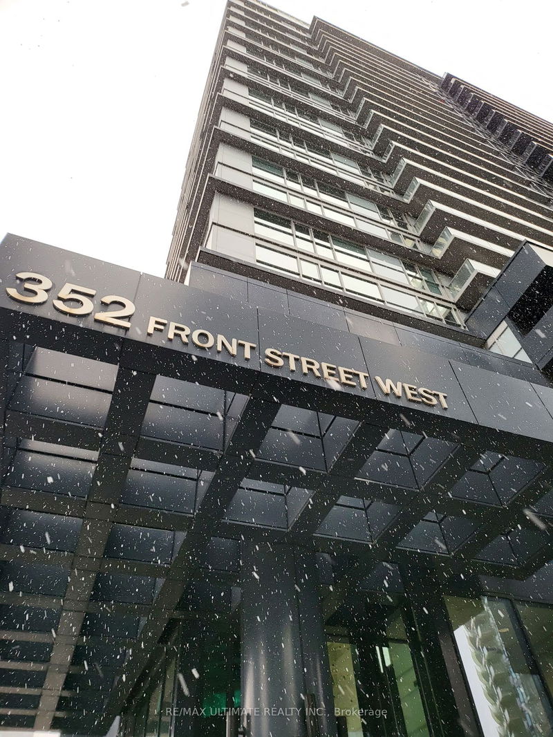 home for lease on 2016-352 Front Street W