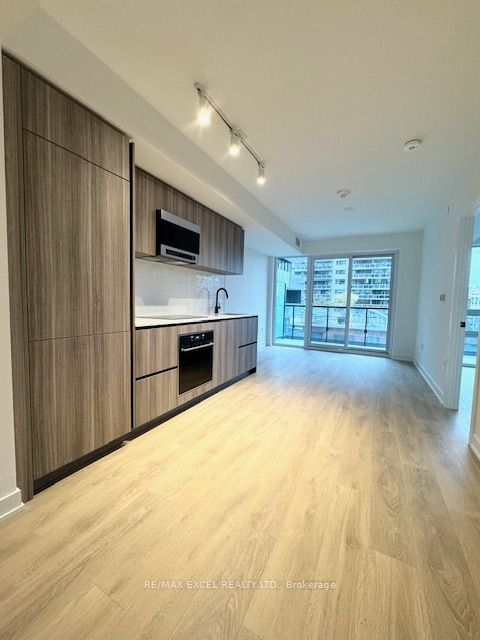 home for lease on 518-117 Broadway Avenue