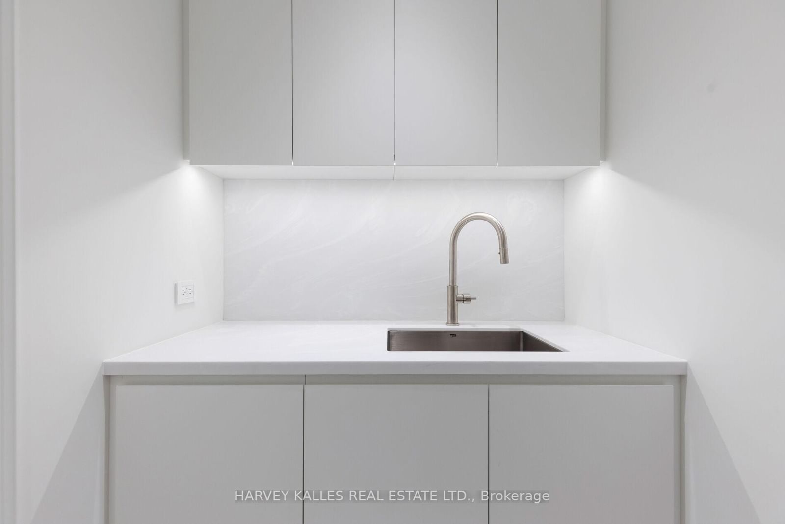 7 Dale Avenue, Unit 203 - Photo 35