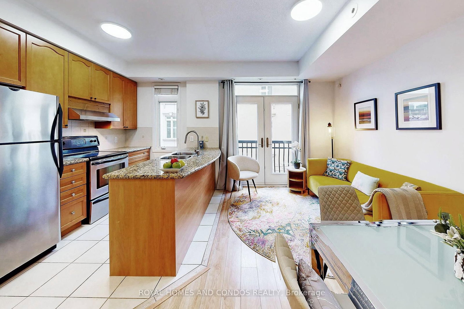 Listing Image 4