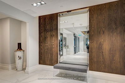 Unit 401 — 3 Southvale Dr, Toronto - Leaside image-0-3