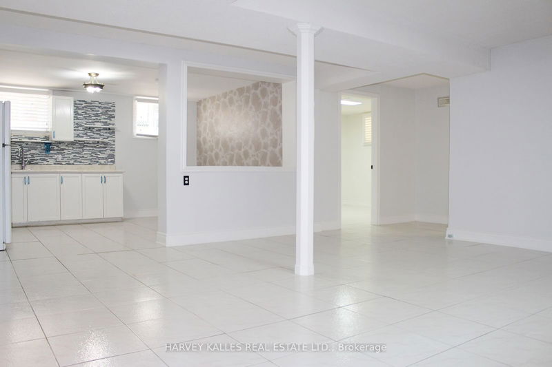 home for lease on Bsmnt-33 Madawaska Avenue