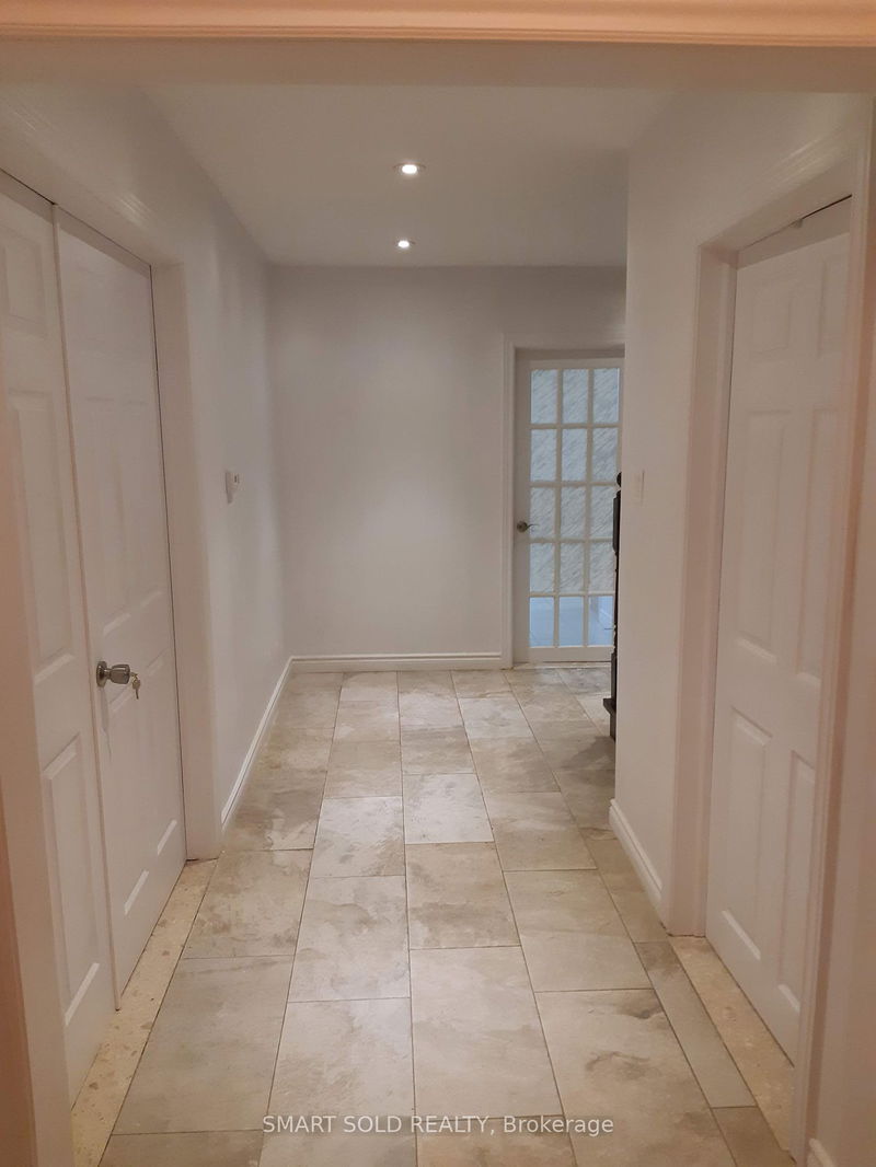 Unit Main — 15 Deerford Rd, Toronto - Don Valley Village image-0-0