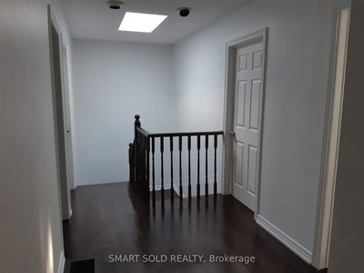 Unit Main — 15 Deerford Rd, Toronto - Don Valley Village image-0-2