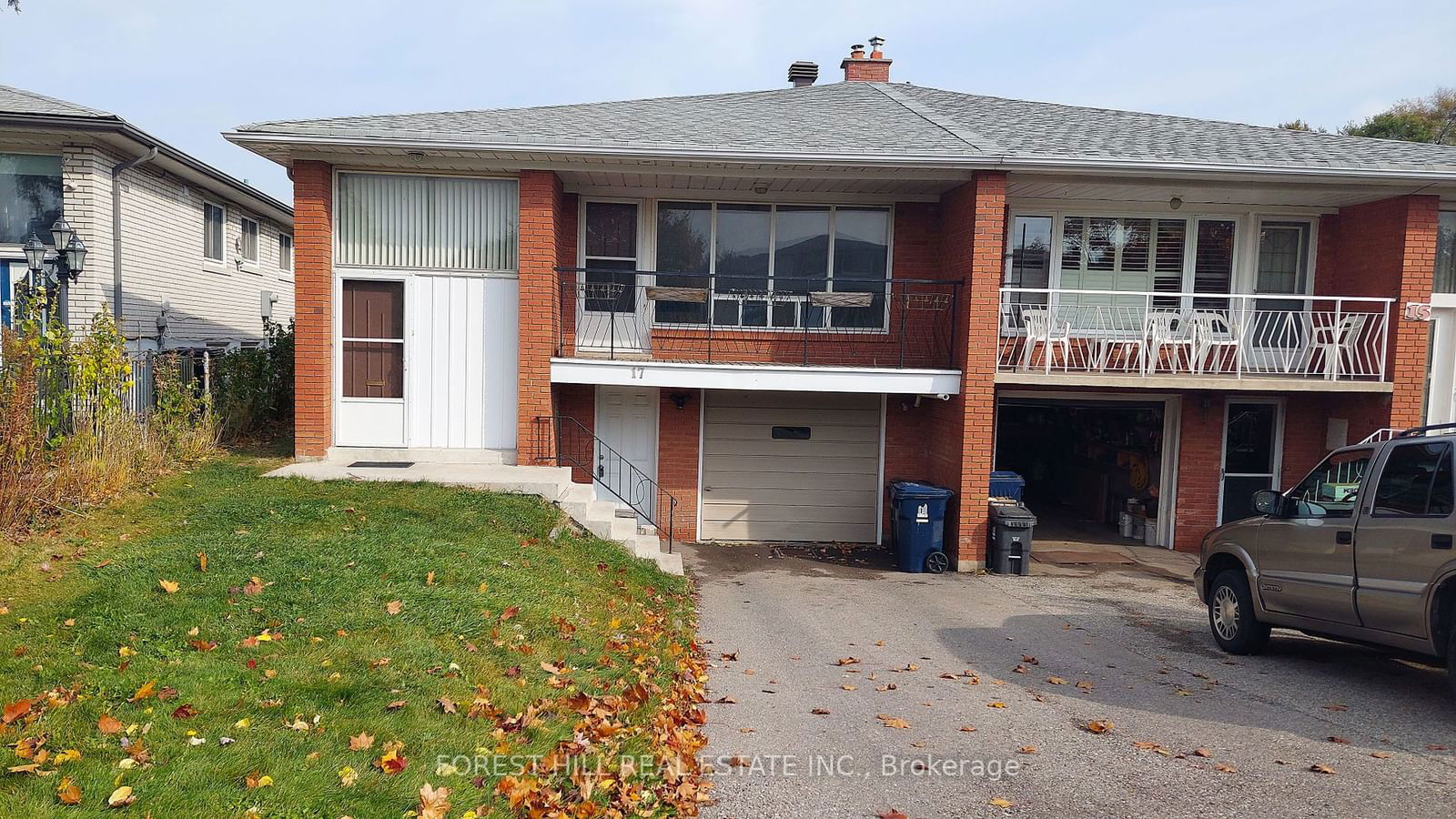 Semi-Detached House leased at 17 TILLPLAIN Road, Toronto, Bathurst Manor, M3H 5R1 - MLS: C10432860