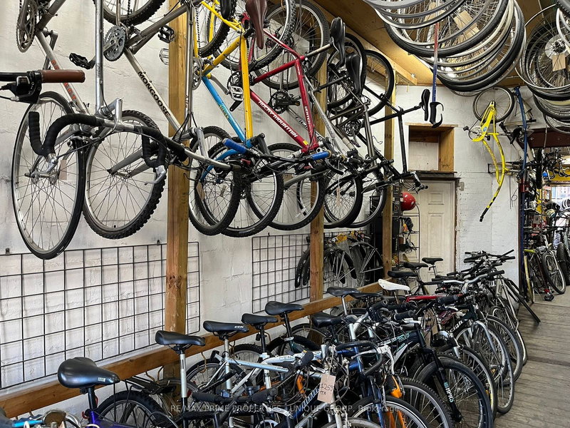 863 Bloor St W, Toronto, M6G 1M4 | Image 3