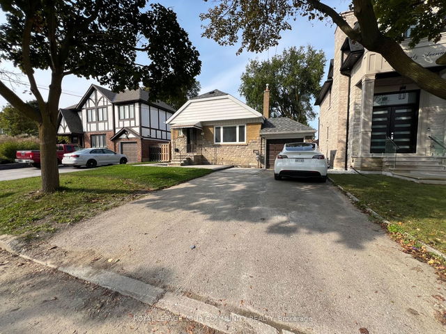 154 Poyntz Avenue