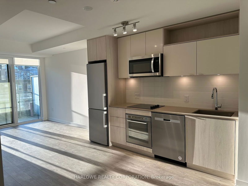 home for lease on 652 SW-121 Lower Sherbourne Street
