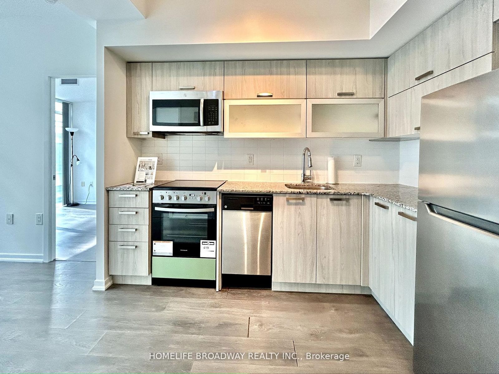 Listing Image 7