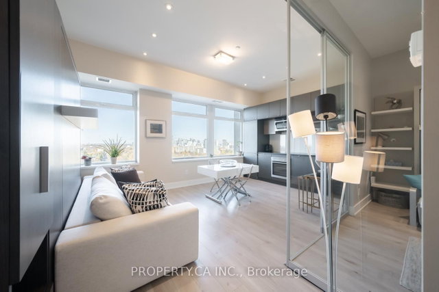1728 - 111 St Clair Avenue W