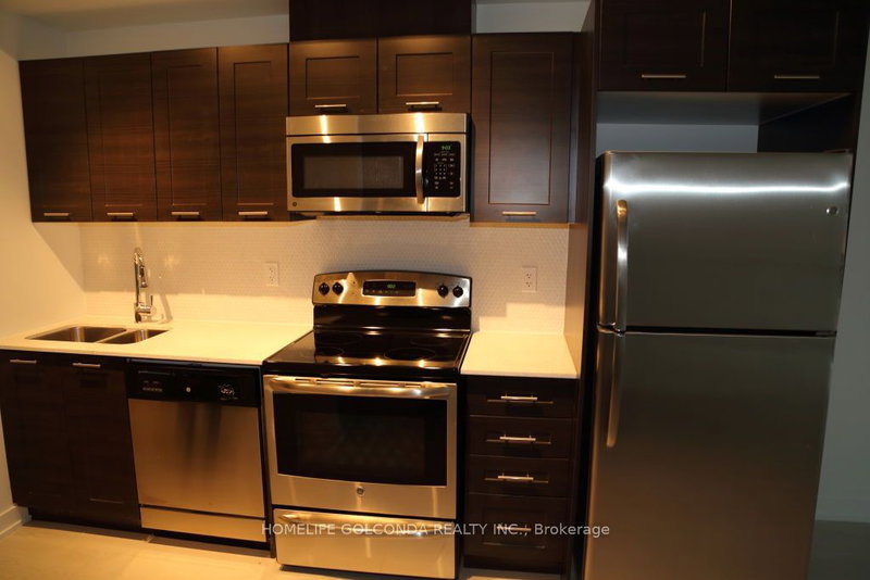 513 - 20 Bruyeres Mews, Toronto, M5V 0G8 | Image 2