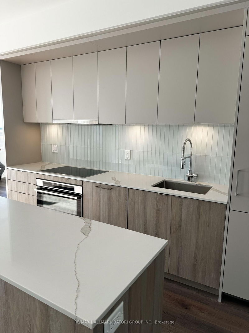 home for lease on 608-863 St. Clair Avenue W