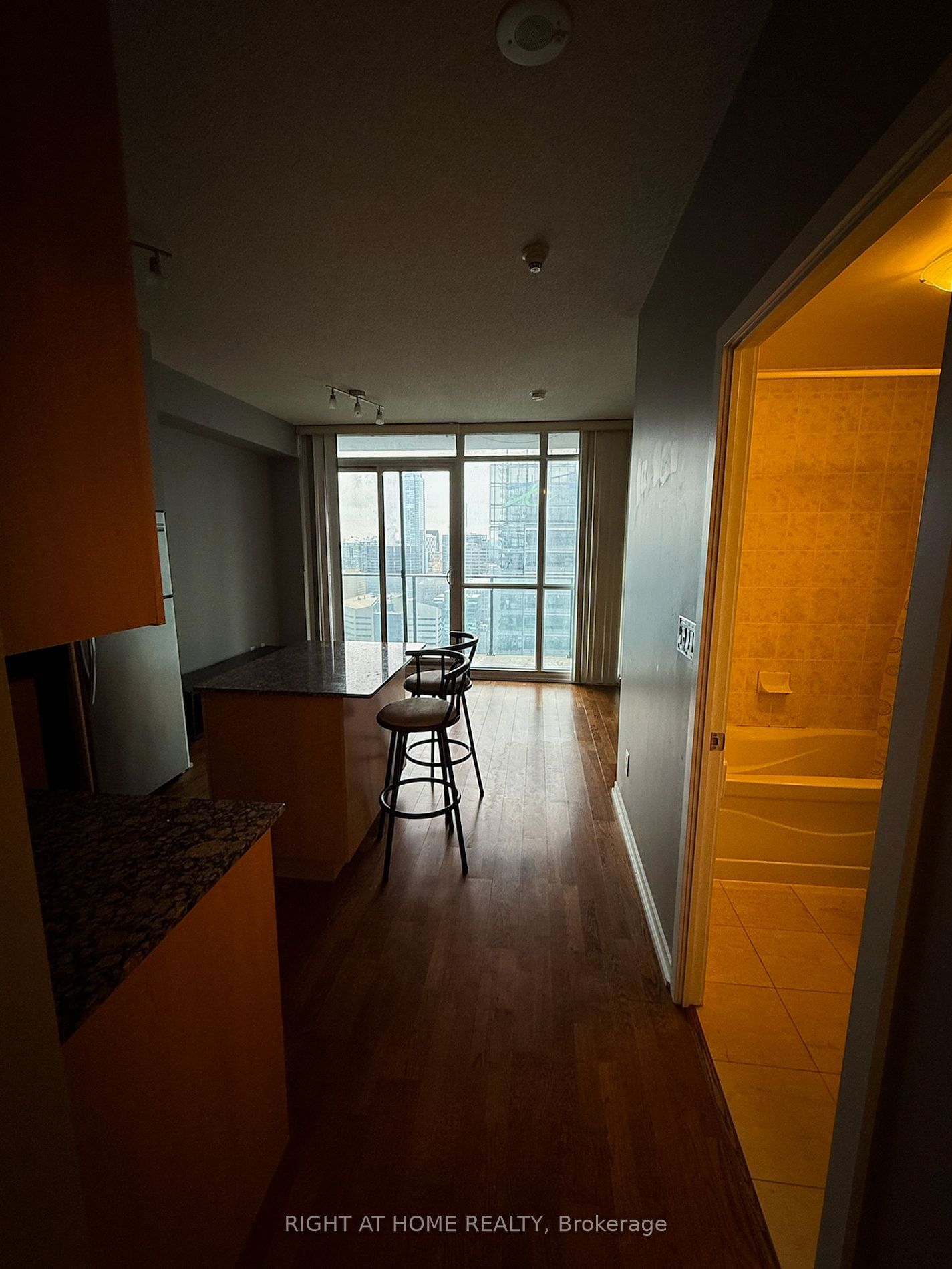 Condo leased at 3703-55 Bremner Boulevard, Toronto, Waterfront Communities C1, M5J 0A6 - MLS: C10442535