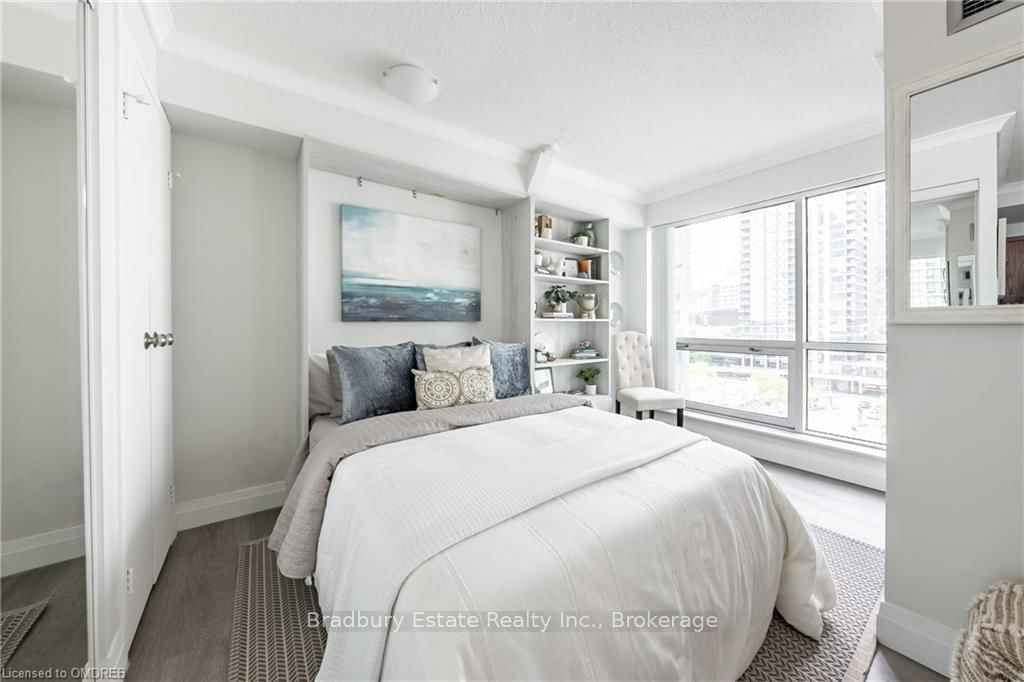 10 QUEENS Quay W, Unit 702 - Photo 14