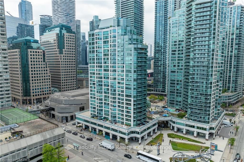 10 QUEENS Quay W, Unit 702 - Photo 2