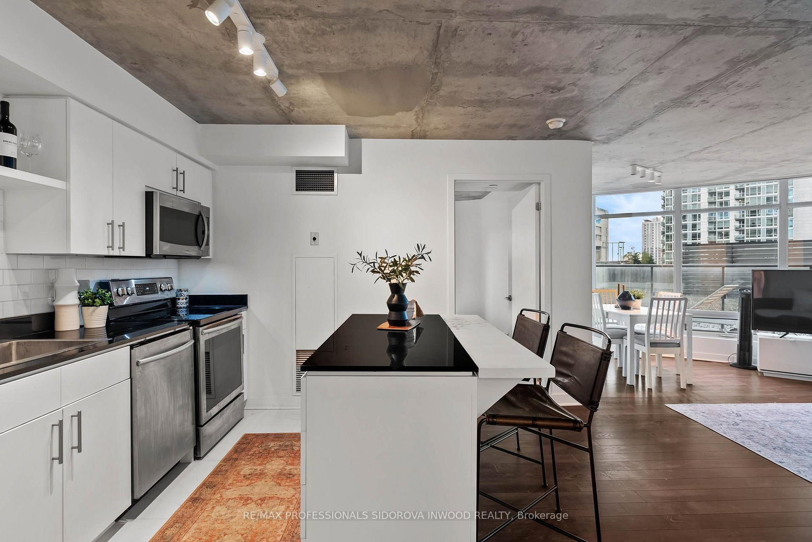 Listing Image 7