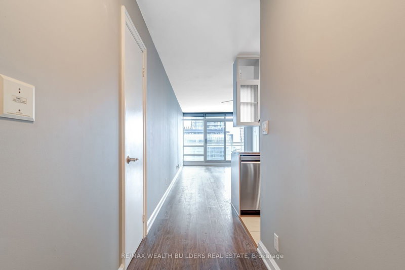 1612 - 397 Front St W, Toronto, M5V 3S1 | Image 3