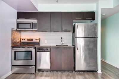 Unit 808 — 20 Joe Shuster Way, Toronto - Niagara image-0-2