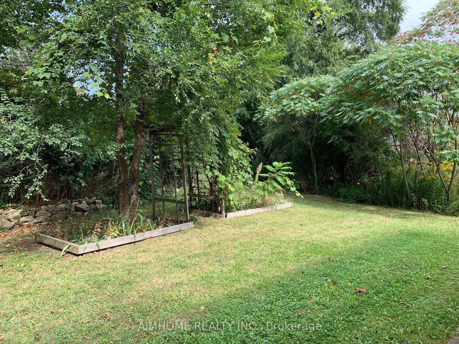 Listing Image 26