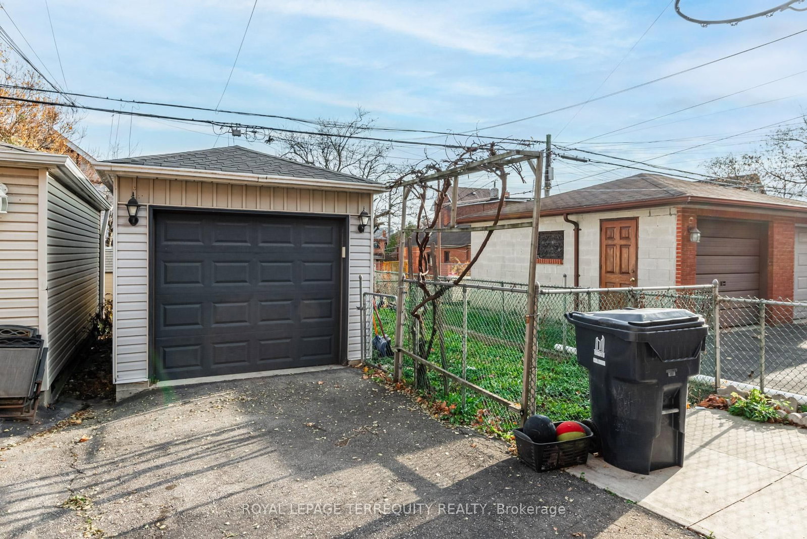 Listing Image 23