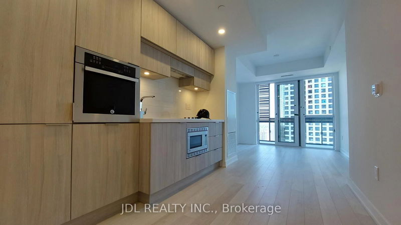 Unit 1601 — 39 Roehampton Ave, Toronto - Mount Pleasant West image-0-0