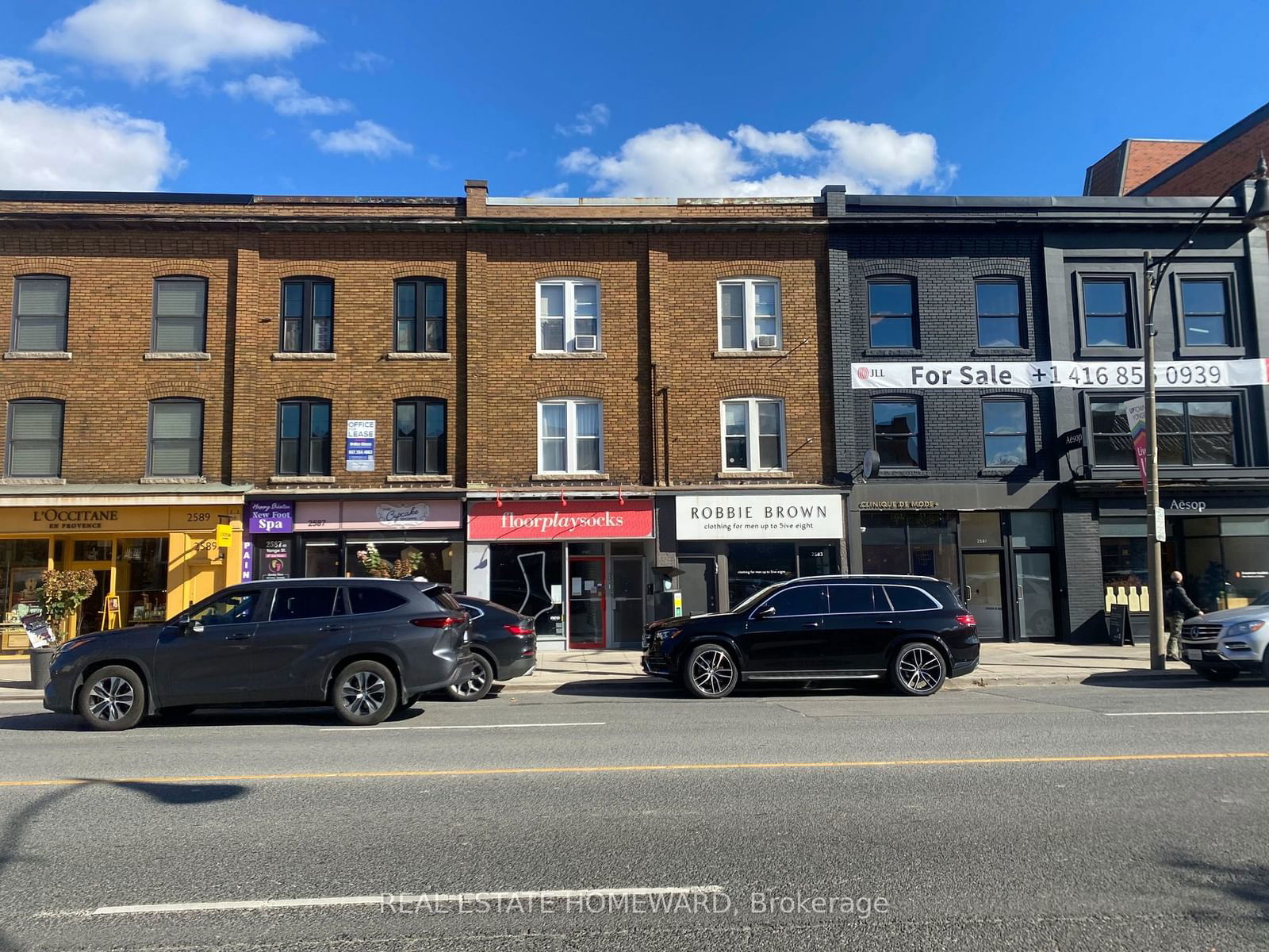 Building at 2585 Yonge Street, Toronto, Lawrence Park South